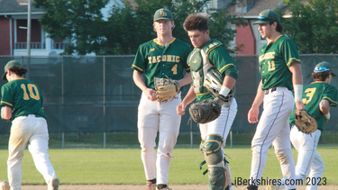 Oakmont baseball outlasts Medfield in 12 innings for Division 3 state title